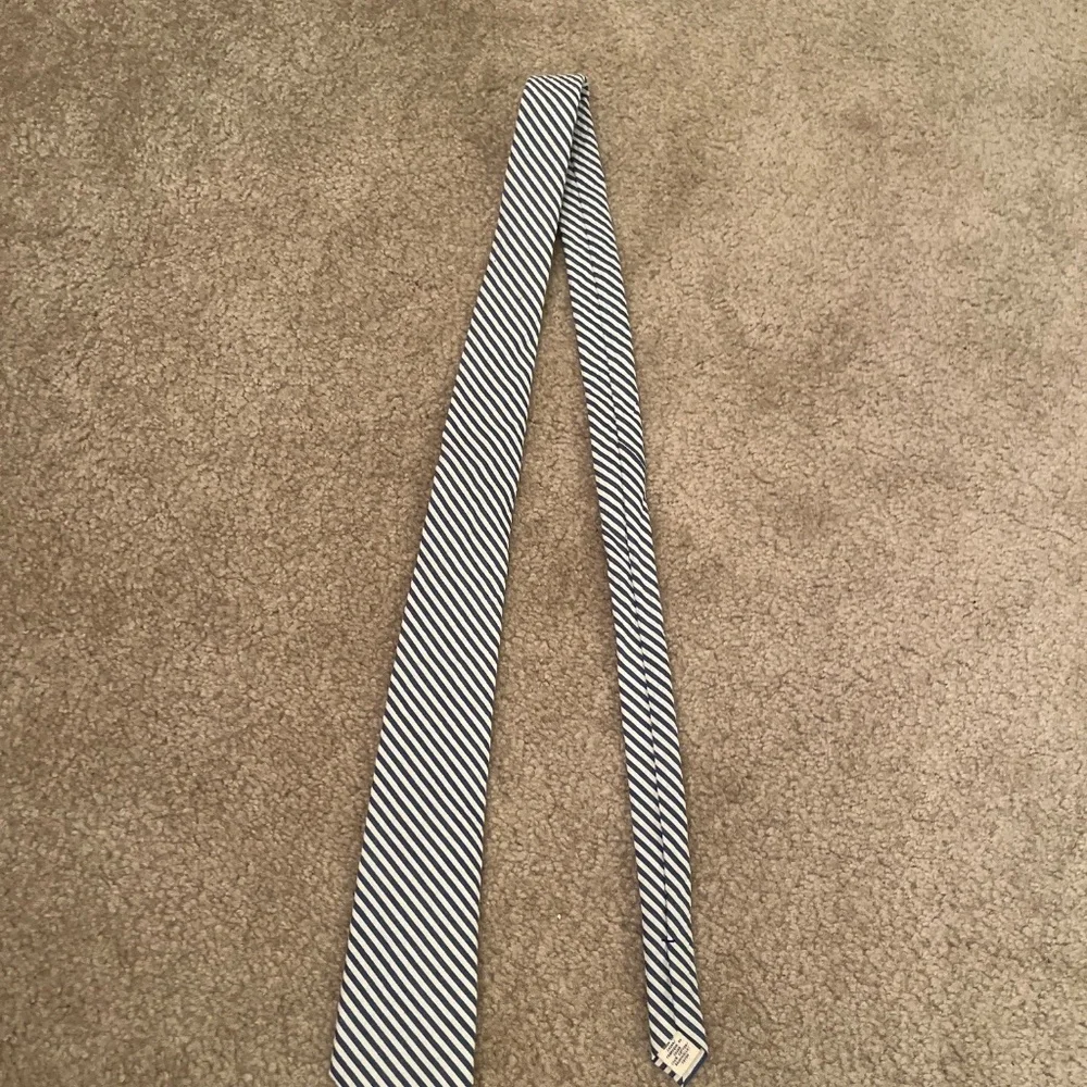 Lands’ End Kids tie